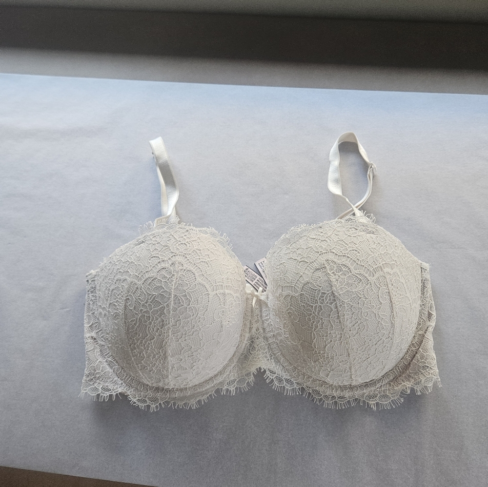 Victoria's Secret Cream Lace Bra